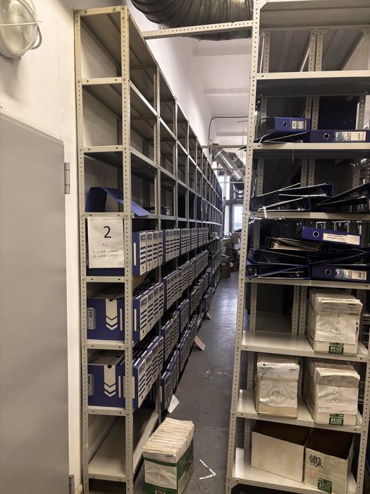 Складські металеві стелажі