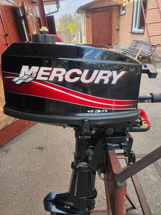 Мотор двигун  лодочний Mercury 5