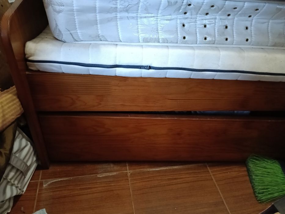 Cama dupla de gavetão