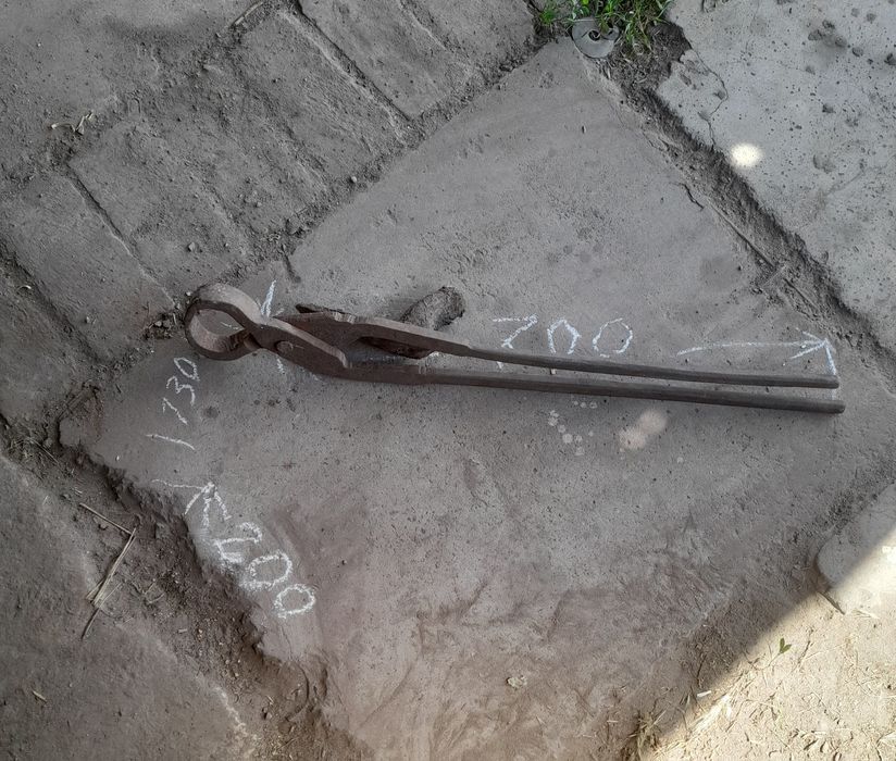 Кліщі ковальські дліна 700  розмір між  губками  130 .