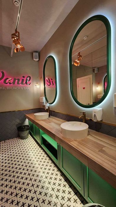 Сдам фасад 216 м2 Королева 18, БЕЗ коміссії під кафе,банк,клініку