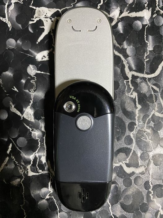Телефон Motorola V80