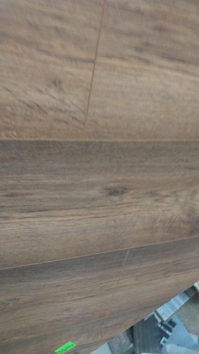 Ламинат 32 класс  влагостойкий  .