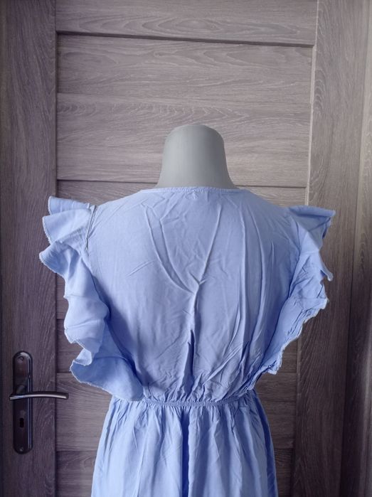 Sukienka niebieska z koronką