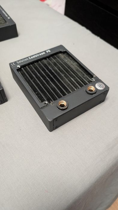 Três radiadores EK-Coolstream PE