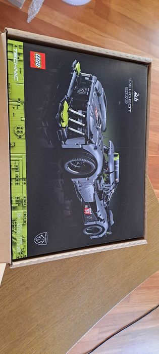 Lego 42156 Technic PEUGEOT 9X8 24H Le Mans Hybrid Hypercar *NOWE*