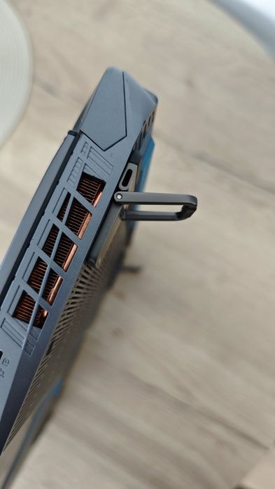 Laptop MSI Vector GP68HX RTX 4080 / i9 13950HX / 16 GB / 1 TB SSD M2