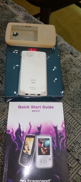 Mp3 плеєр від компанії Transcend на 8 Гб. Б/У в гарному стани.
