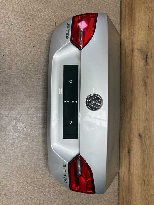 Klapa/kufer bagażnika volkswagen jetta vi kolor la7w