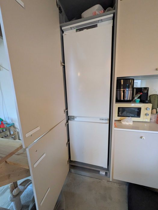 Frigorífico Combinado de Encastre Whirlpool Whc18 T341 250L COM FUGA