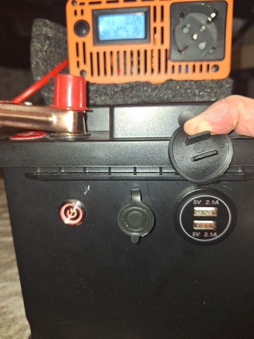 продам потужну зарядну станцію 1250W, 1200 Ah