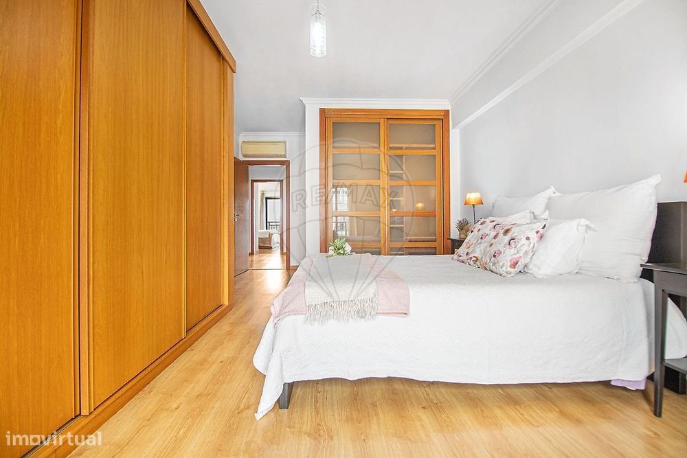 Apartamento T4 para arrendamento