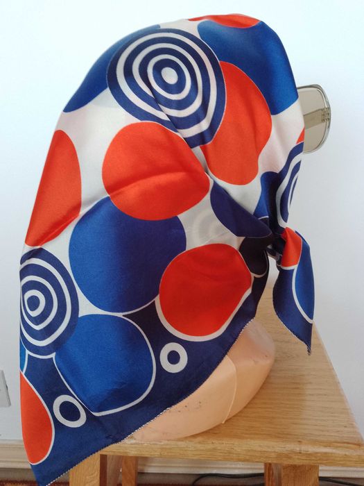 Chustka/apaszka w koła 69x67 cm