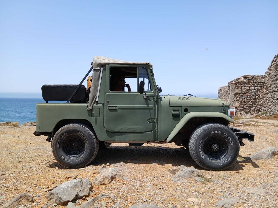 Jipe Toyota cruiser BJ40  1982