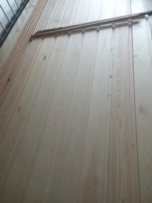 Sosnowa podbitka dachowa