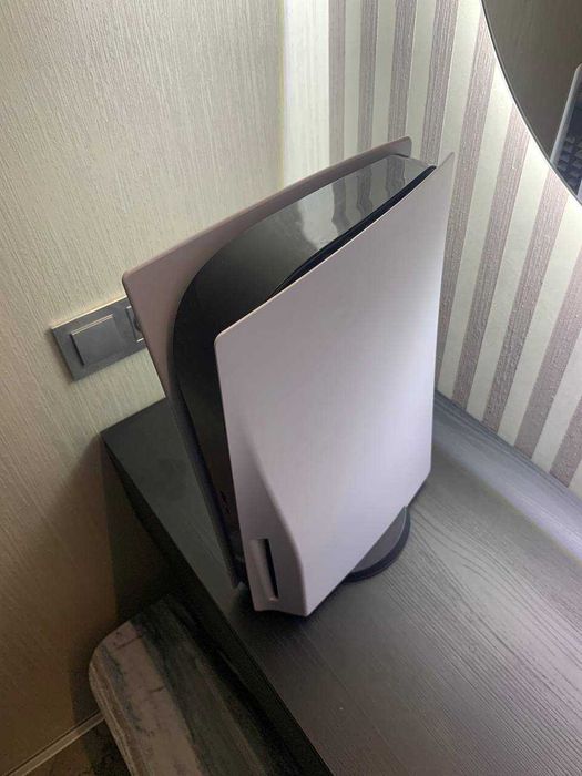 Playstation 5 з дисководом.
