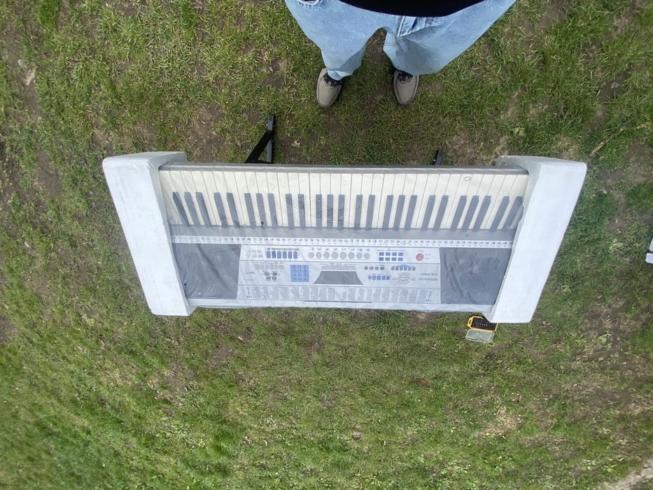 Практично новий синтезатор Bravis - KB920