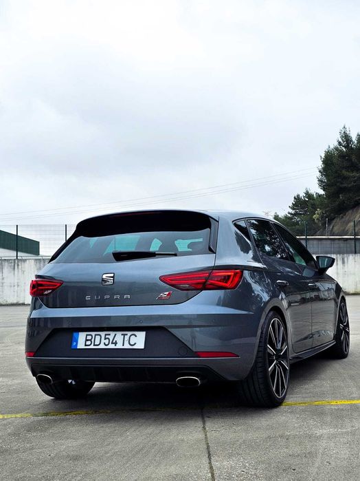 SEAT Leon Cupra 300 Performance