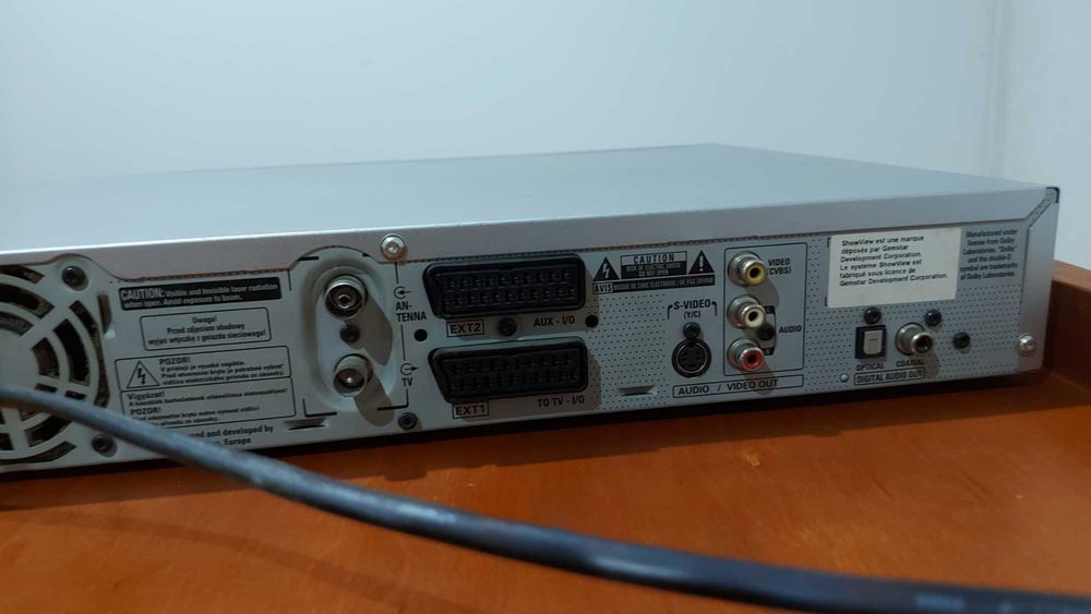 Philips DVD Recorder DVDR3330H/19 with Hard Disk Drive (HDD)64750781063042123