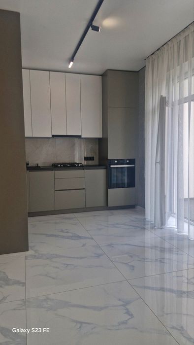 Продам котедж 90 м.кв з сучасним ремонтом та меблями  на Щасливому