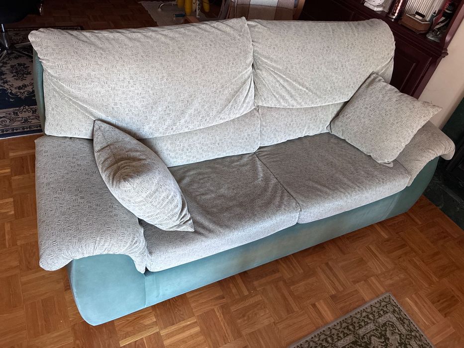 Conjunto 2 sofás (1 sofá-cama)