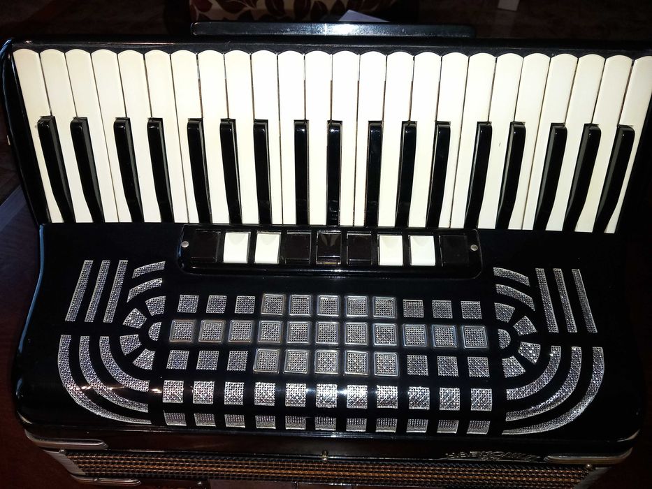 Akordeon włoski HARMONIUM.4 chórowy 120B Połaniec • OLX.pl