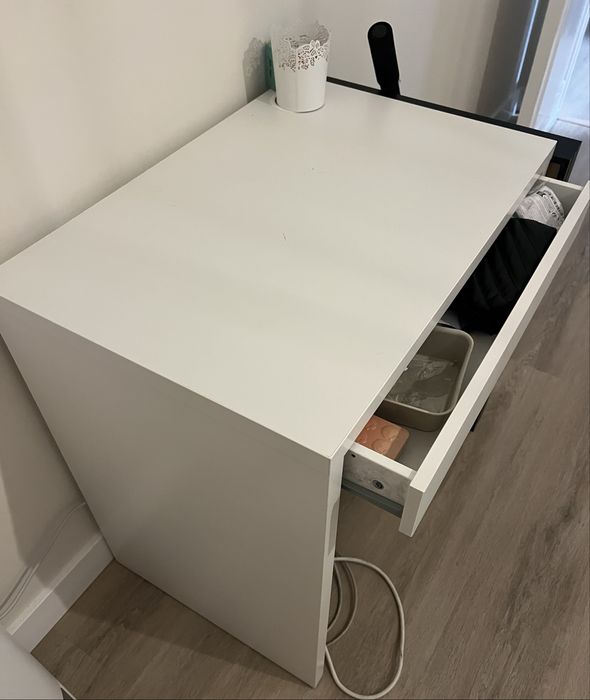 Secretária IKEA branca