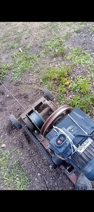 Продам електроплуг,двигун 2.5кв,220в,трос 20м,влазить на лібйотку до 50м,відео роботи скину при потребі,поштою не вистлаю