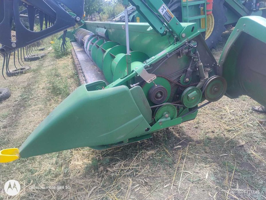 Продам жниварку John Deere 630 F