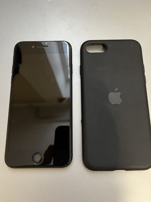 Продам Iphone SE 2020 64g