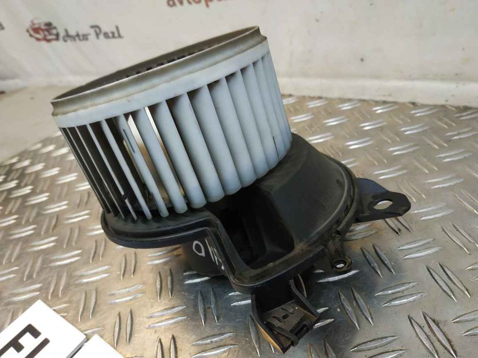 Fiat/Alfa/Lancia Punto 05- моторчик пічки  EL6110 164230100