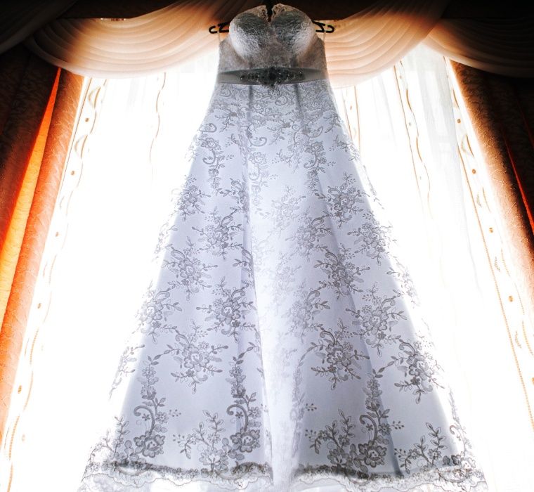 Продам свадебное платье от дизайнера