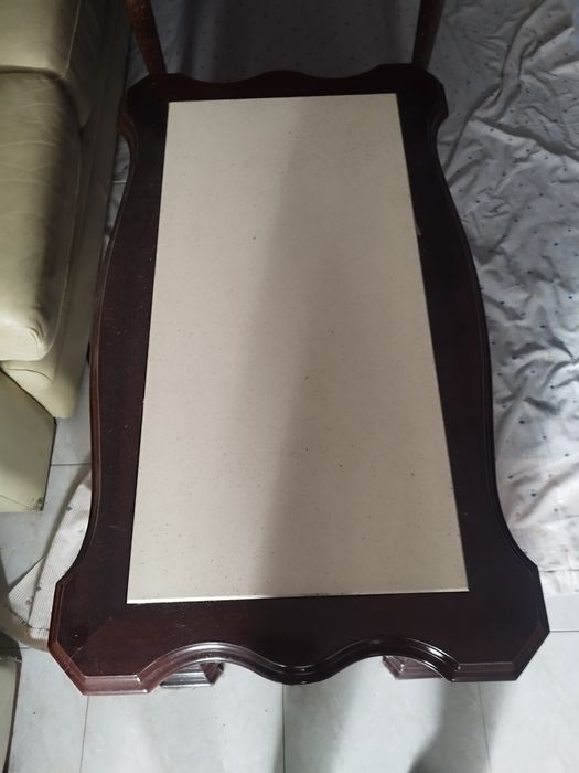 Mesa de Sala em Mogno