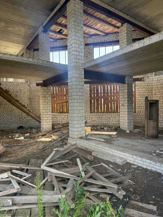 Продаж Цілісний Майновий Комплекс/Фасадна Будівля 1500 кв.м./Ділянка 135 соток приватна власність/Своя ТП 100кВт