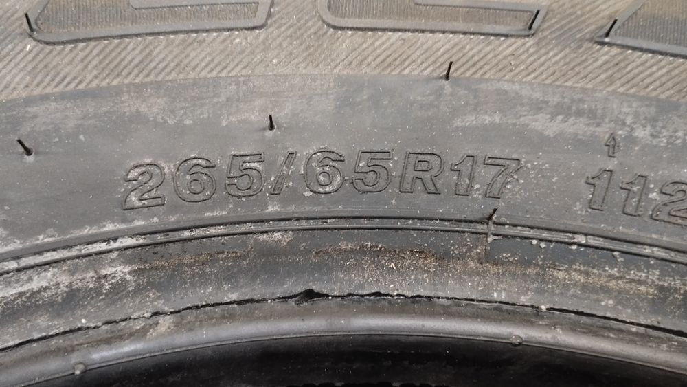Pneu Bridgestone Dueler A/T 265/65 R17 (novo, DOT 2624)