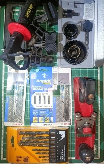 Набір ел.інструментів: дриль, лобзик, шліфмашина, фен, стійка та інше