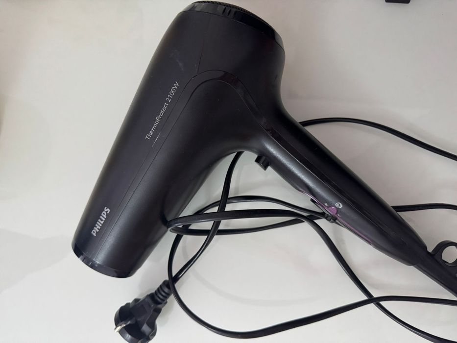 Secador de cabelo Philips como novo.
