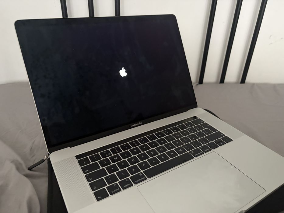macbook pro 15 2018