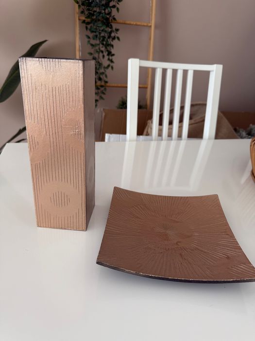 Jarra e taça em dourado