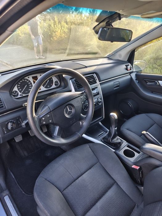 Mercedes B 180 ano 2006 IUC antigo