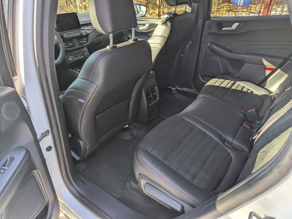 Ford Kuga plug-in 2021 2,5 ST-LINE