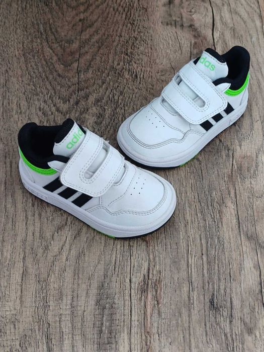 Adidas дитячі кросівки кеди кросовки / Nike хайтопи на хлопчика 22-23р