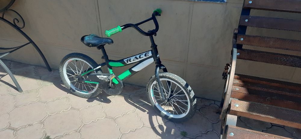 Продам велосипед   діаметер коліс 16