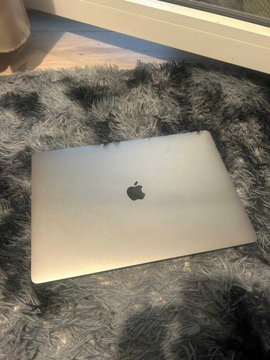 Macbook pro 2019, Intel 9, 64gb RAM, 1TB disk