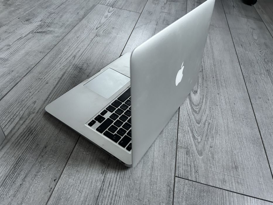 Mcbook air 13 121GB