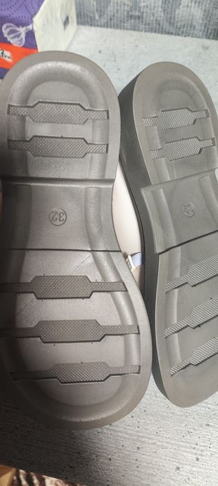 Туфельки для дівчинки