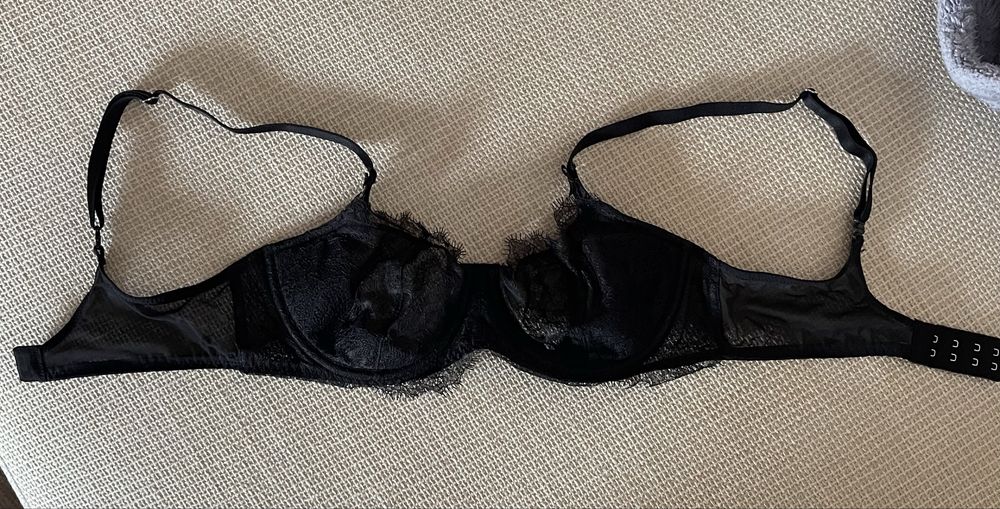 Бюстгалтеры Victotias Sicrets. 34B.  Бюстье.