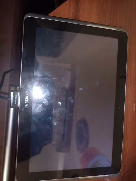 Продам старі планшети оригінал  GT-p5200, один справний, один на запч.