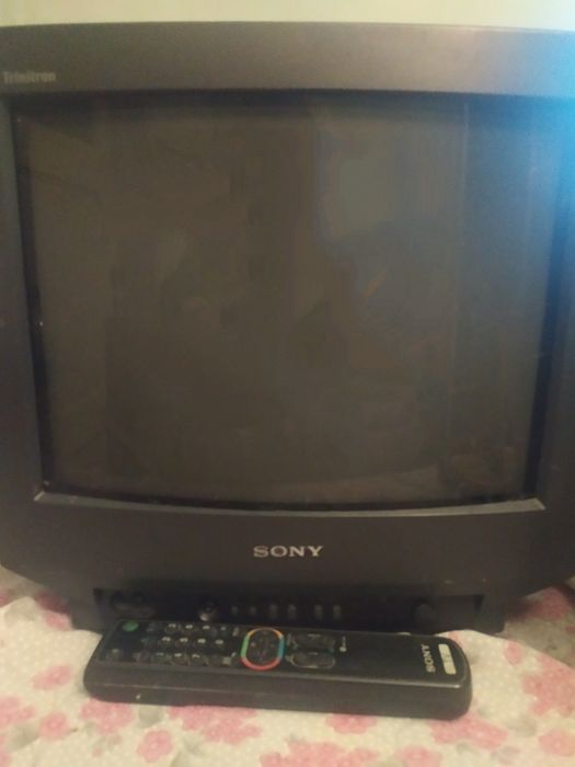 Oportunidade Única na compra de uma leva trêsTelevisão Sony a funciona