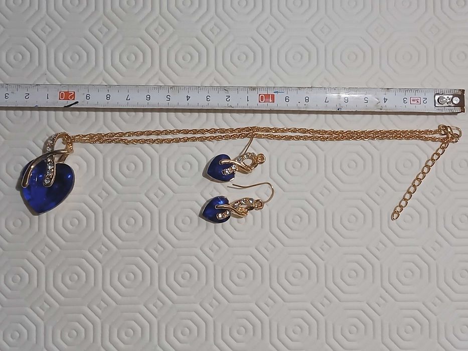 Conjunto de colar e brincos
